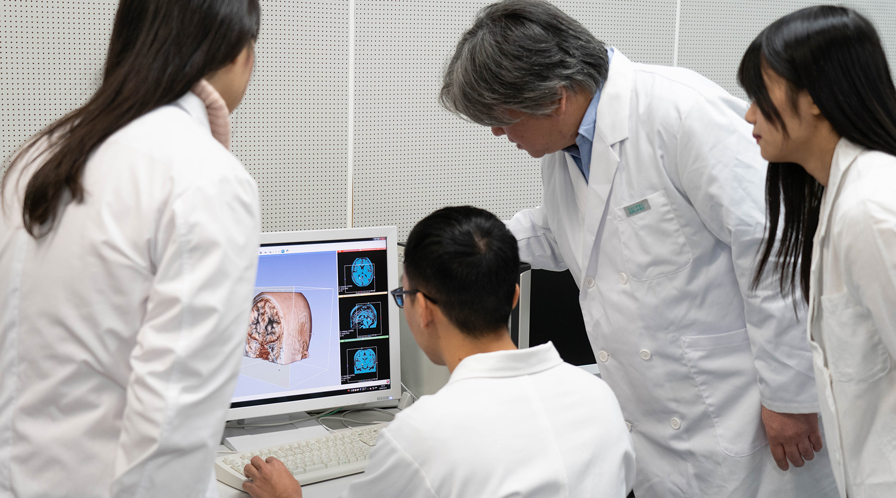 ２大学１高専（東京都立大学、東京都立産業技術大学院大学、東京都立産業技術高等専門学校）による共同研究を実施しています。
